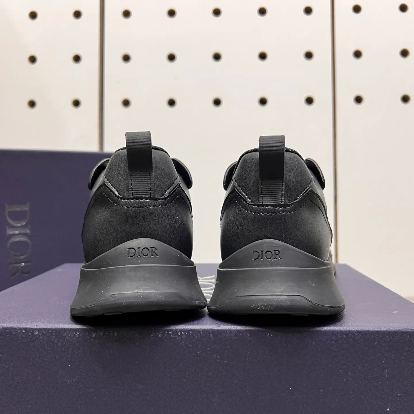 Men's Men's Shoes 💰: 400💰《Dior》The latest and most popular casual shoes, top brand [seduce] luxury~purchase, top~quality. [Strong] The upper is made of imported breathable cowhide with material ➕ breathable sheepskin feet (•) and fine workmanship. Original stylish and stylish soft rubber wear-resistant foreskin outsole, light and comfortable on the foot, size: 38-44, (customized 45, 46), five colors available